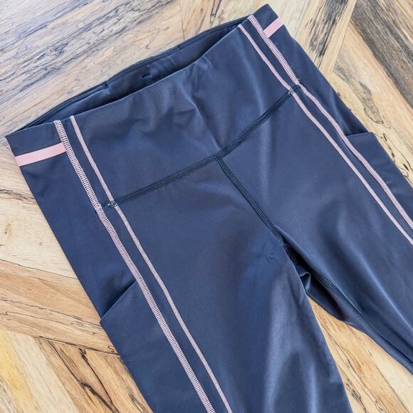 Athleta Ultimate Stash Pocket Ignite 7/8 Tight Legging, Black & Pink, Medium - Picture 4 of 10